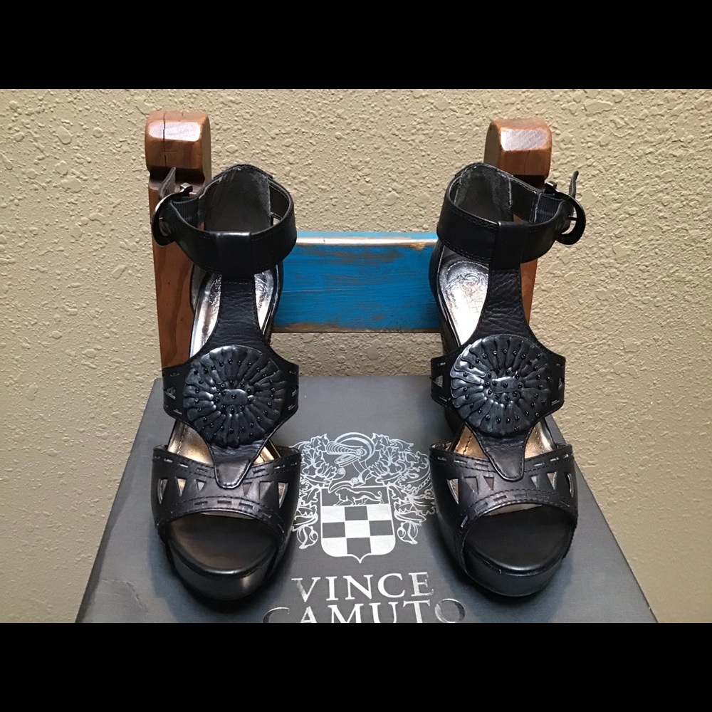 Vince Camuto Zaire